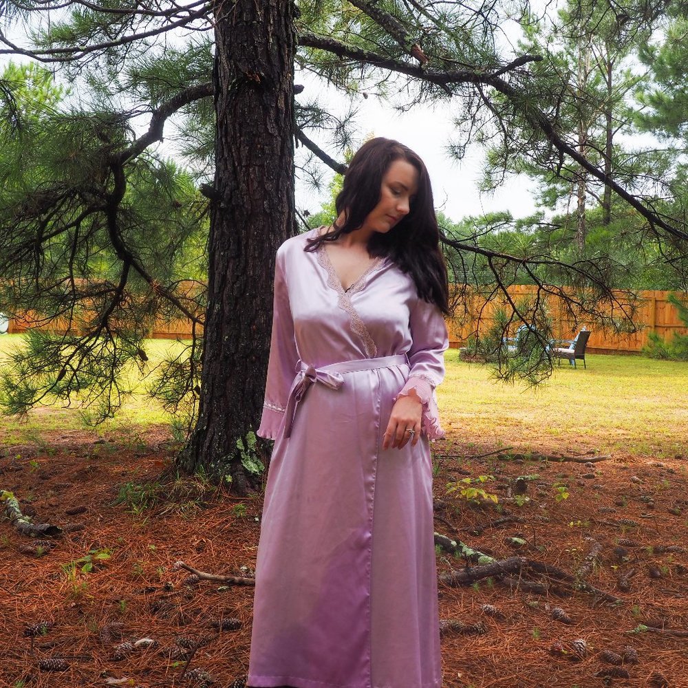 Vintage Robe - Picture 2 of 6